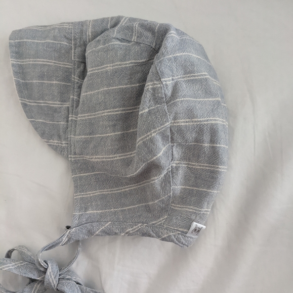 Nest and Nurture gender neutral bonnet 6-12 months - Picture 2 of 2